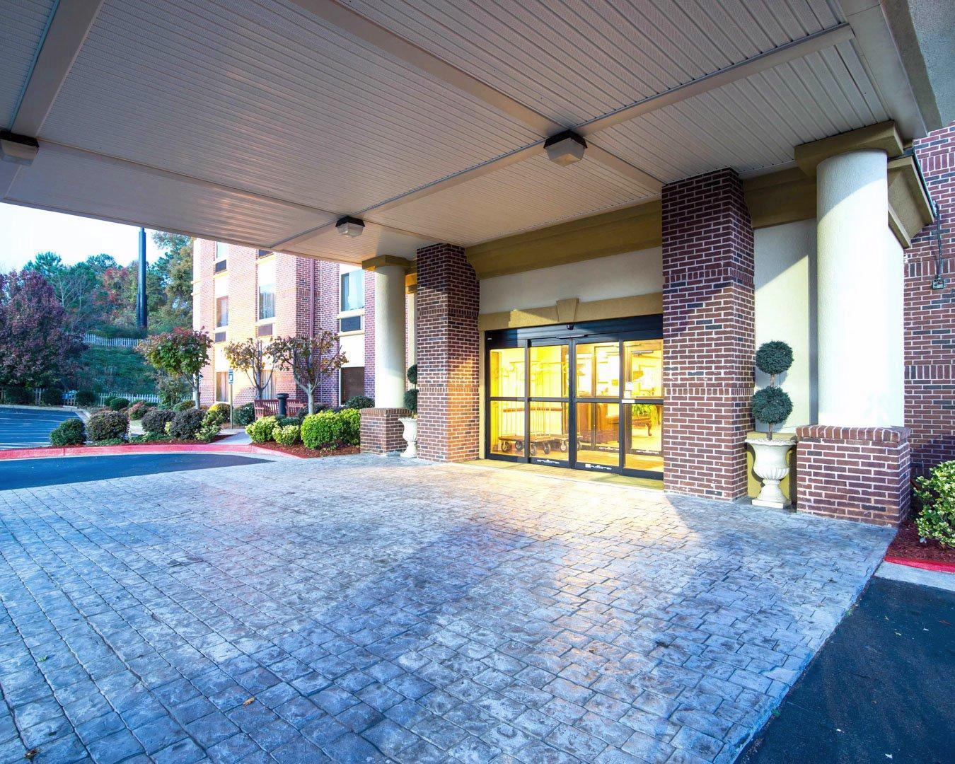 Comfort Inn & Suites Suwanee - Sugarloaf Экстерьер фото