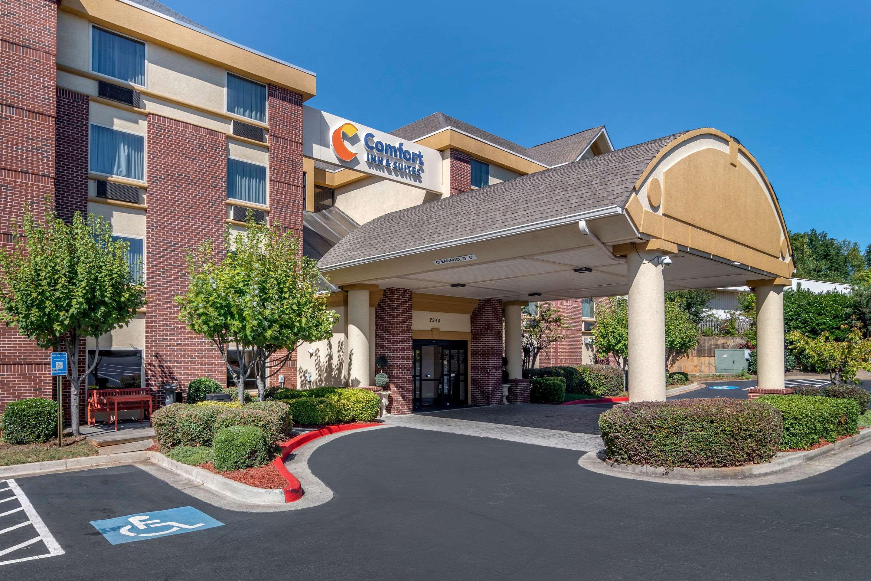 Comfort Inn & Suites Suwanee - Sugarloaf Экстерьер фото